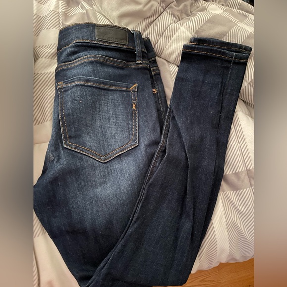 Express dark wash stretch jean leggings in 4 short. - Picture 4 of 6